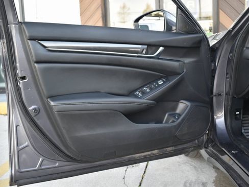 Used 2019 Honda Accord Sport image 13