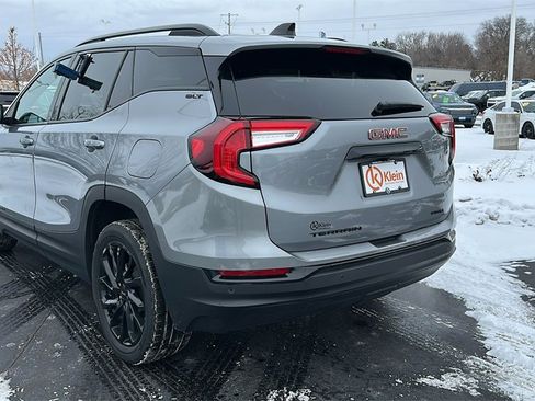 Used 2024 GMC Terrain SLT w/ Tech Package image 6