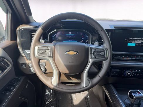 Used 2025 Chevrolet Silverado 1500 LTZ w/ Technology Package AWD/4WD image 12
