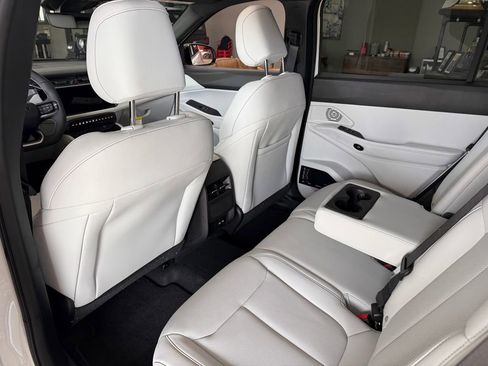 New 2026 Jeep Cherokee Limited AWD/4WD image 18