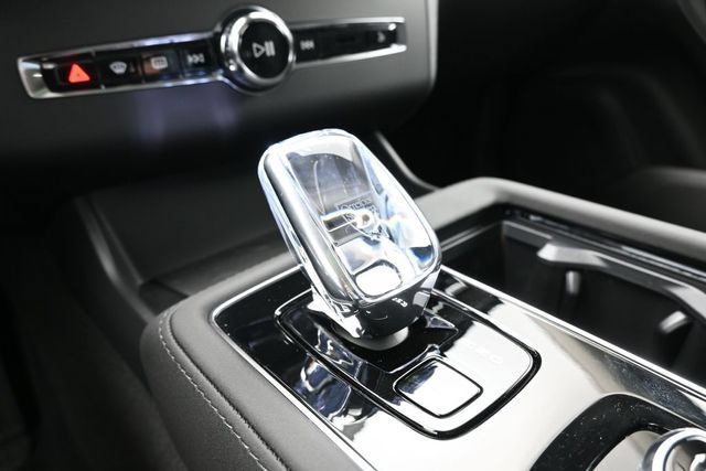 New 2026 Volvo XC90 T8 Ultra w/ Protection Package Premier AWD/4WD image 13