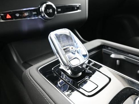 New 2026 Volvo XC90 T8 Ultra w/ Protection Package Premier AWD/4WD image 13