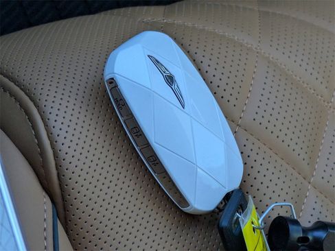 Used 2025 Genesis GV80 3.5T Prestige image 30