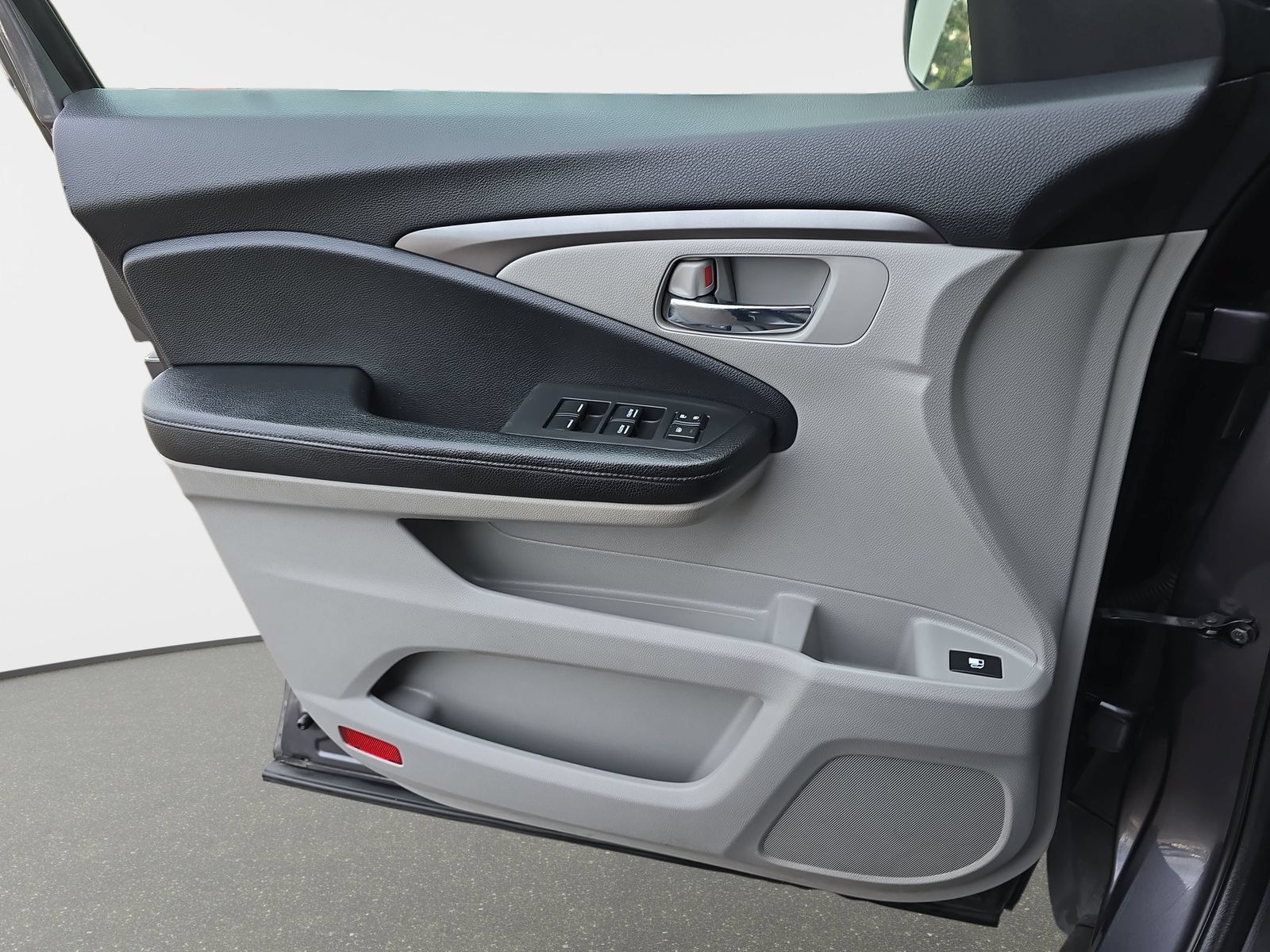 Used 2017 Honda Pilot EX image 28
