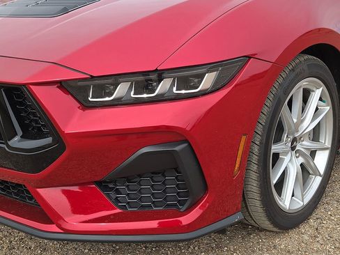 Used 2024 Ford Mustang GT Premium image 9