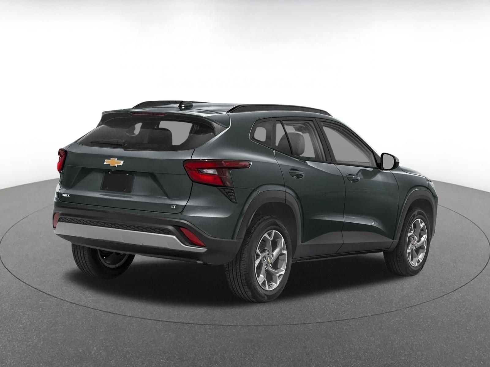 Used 2025 Chevrolet Trax LT FWD image 2