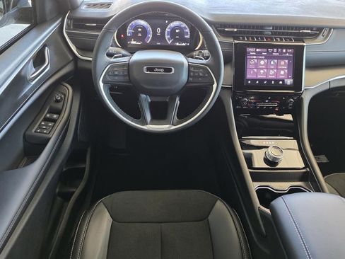 New 2025 Jeep Grand Cherokee L Altitude AWD/4WD image 12