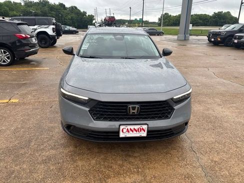 Used 2025 Honda Accord SE image 4
