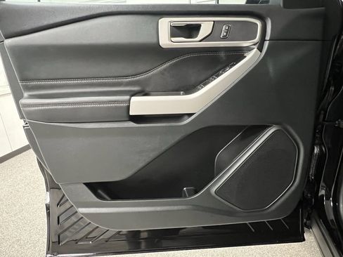 Used 2024 Ford Explorer XLT w/ Equipment Group 202A image 27