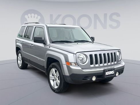 Used 2014 Jeep Patriot Latitude w/ Sun/Sound Group AWD/4WD image 2