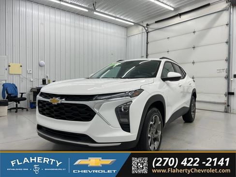 New 2026 Chevrolet Trax LT w/ LT Convenience Package FWD image 6