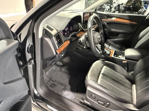 Used 2023 Audi Q5 2.0T Premium Plus w/ Premium Plus Package AWD/4WD image 19