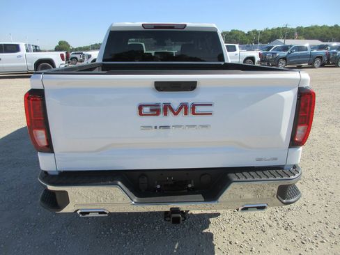 New 2026 GMC Sierra 1500 SLE AWD/4WD image 7
