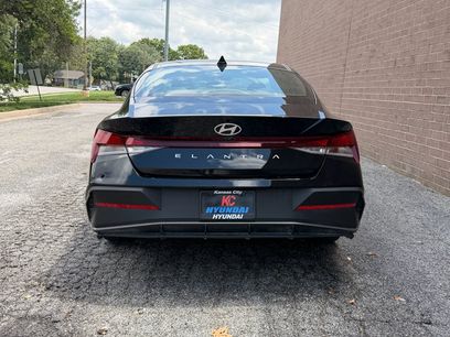 Used 2025 Hyundai Elantra SE