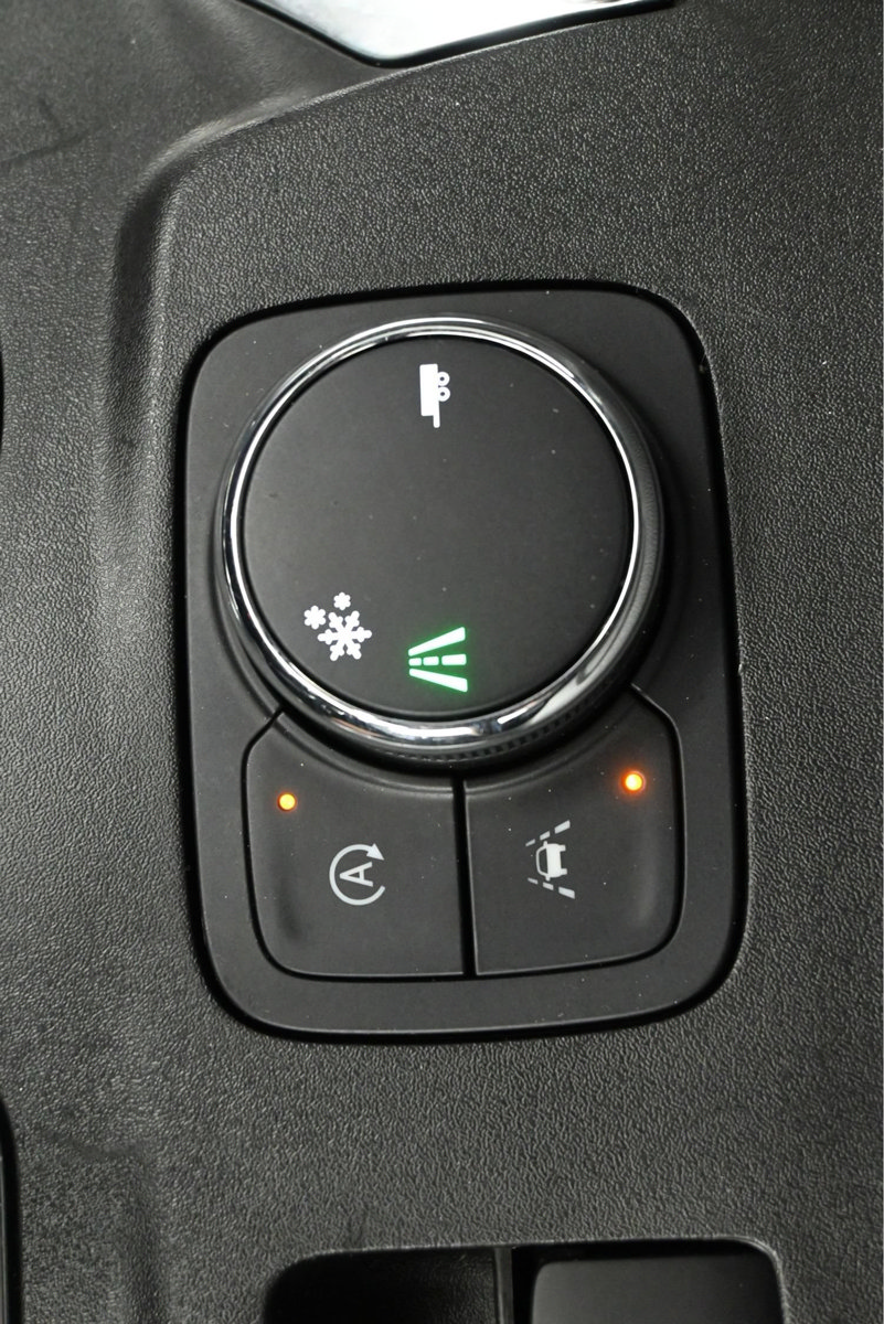 Used 2023 Chevrolet Traverse LT FWD image 20