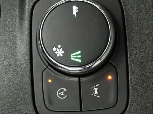 Used 2023 Chevrolet Traverse LT FWD image 20