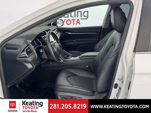 Used 2020 Toyota Camry SE FWD image 13