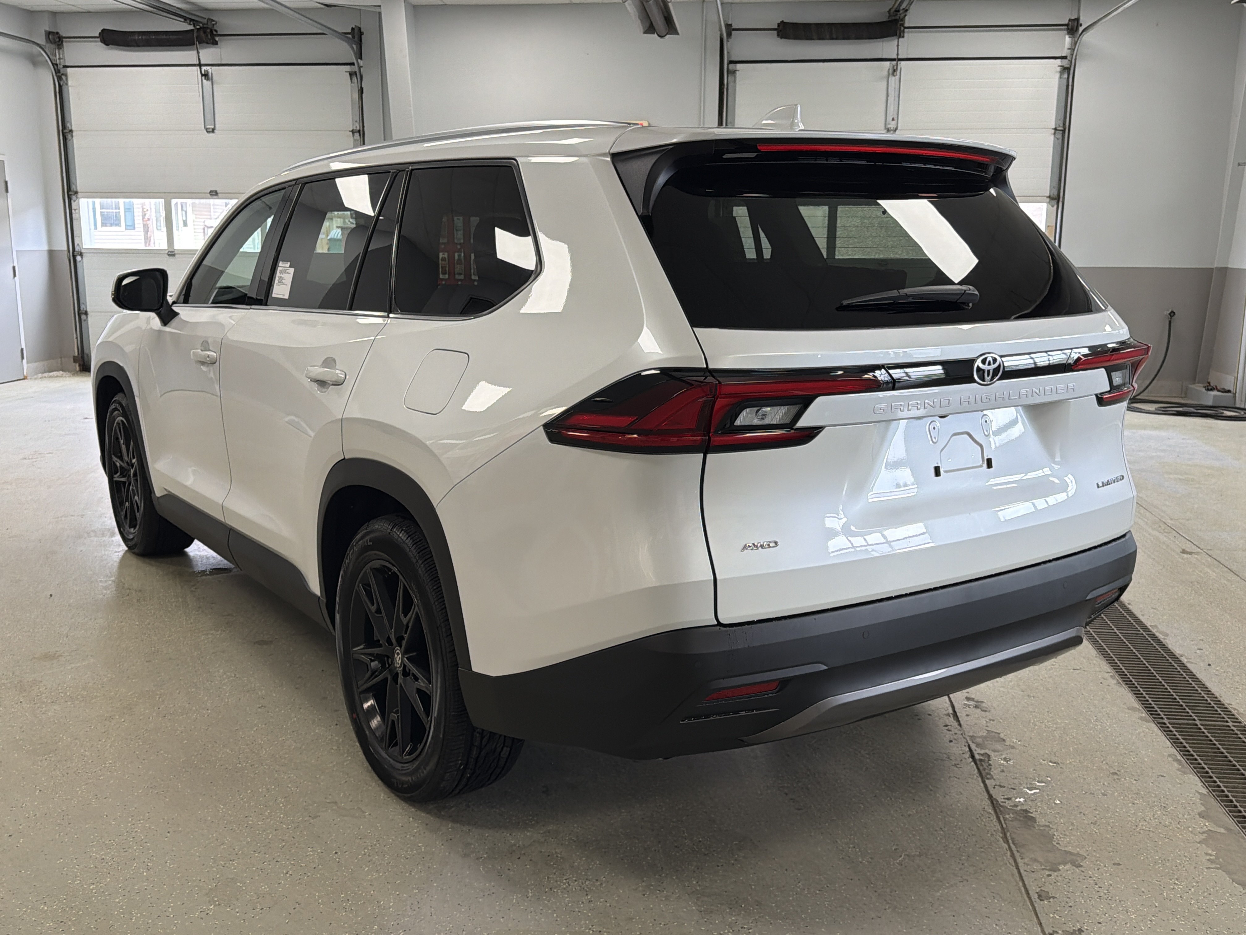 New 2026 Toyota Grand Highlander AWD image 4