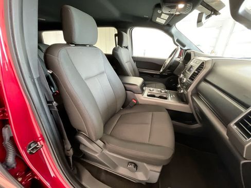 Used 2018 Ford Expedition XLT AWD/4WD image 24
