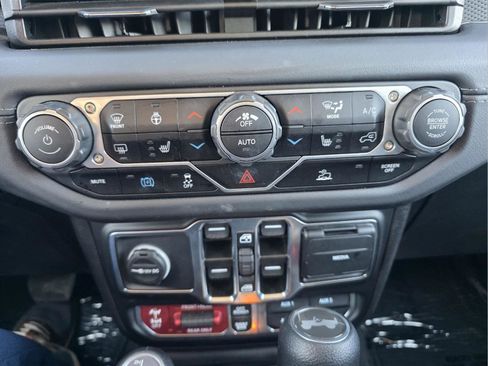 Used 2025 Jeep Wrangler Unlimited Rubicon 4xe w/ Convenience Group image 60