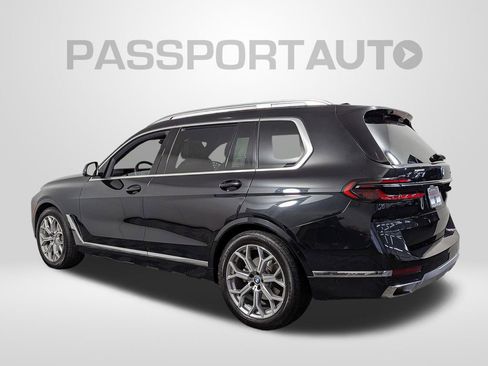 Used 2025 BMW X7 xDrive40i w/ Premium Package image 3