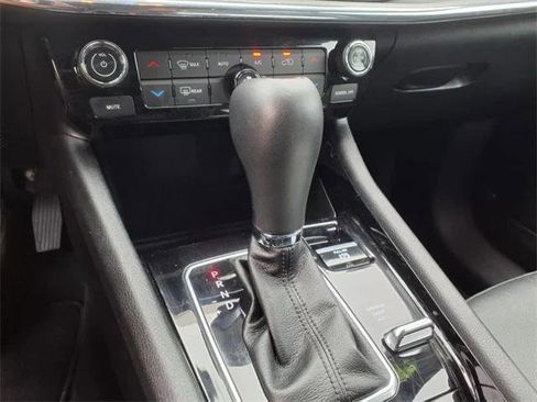 Certified 2022 Jeep Compass Limited image 17