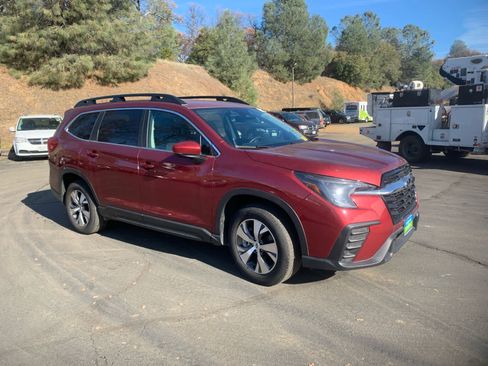 Used 2024 Subaru Ascent Premium w/ Convenience Package image 3