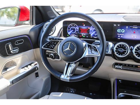 Used 2024 Mercedes-Benz EQB 300 4MATIC image 13