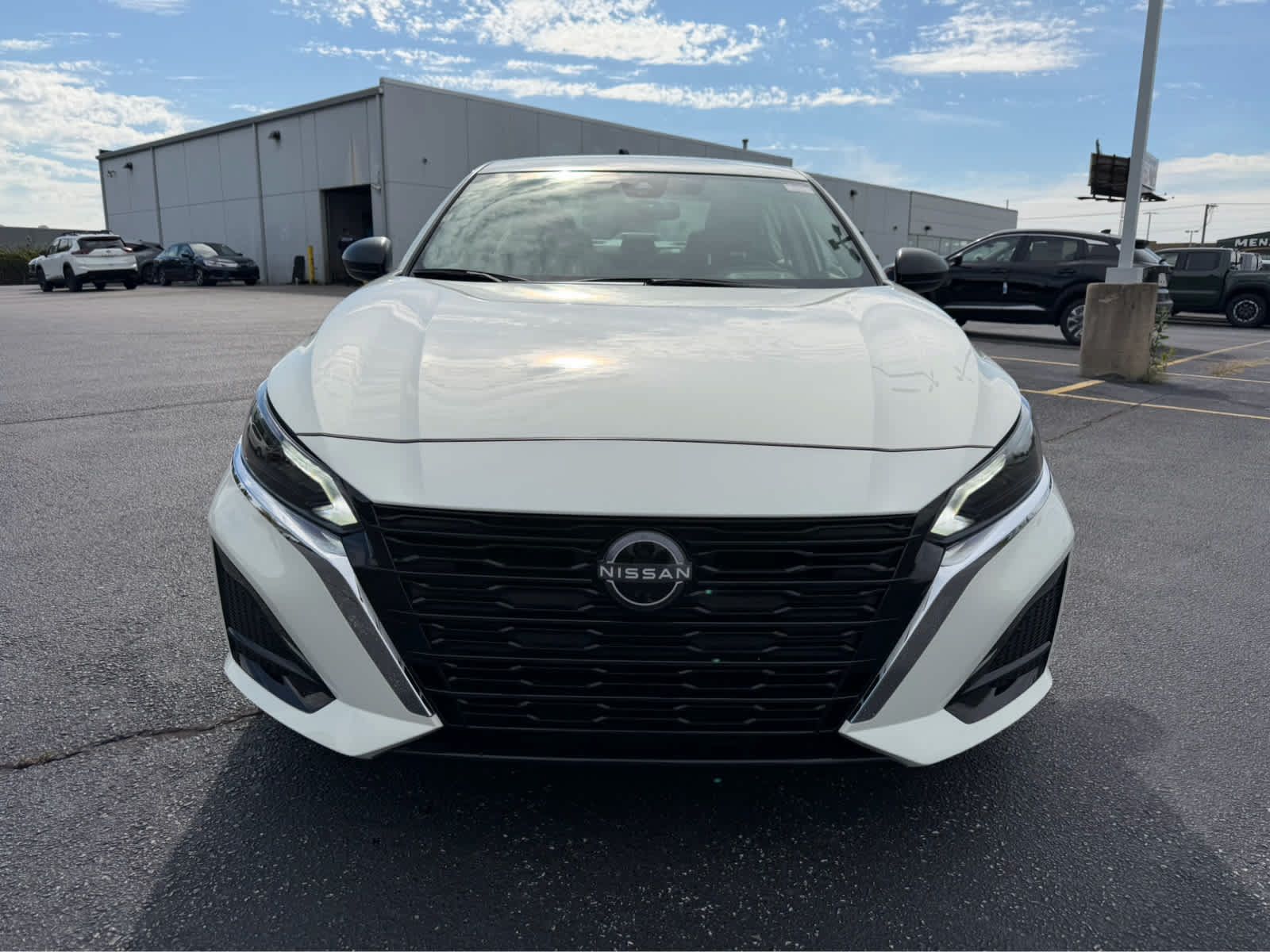 Used 2025 Nissan Altima 2.5 S FWD image 2