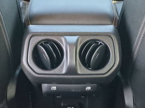 Used 2022 Jeep Wrangler Unlimited Sahara AWD/4WD image 20