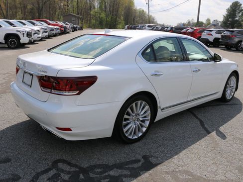 Used 2014 Lexus LS 460 w/ Comfort Package image 8