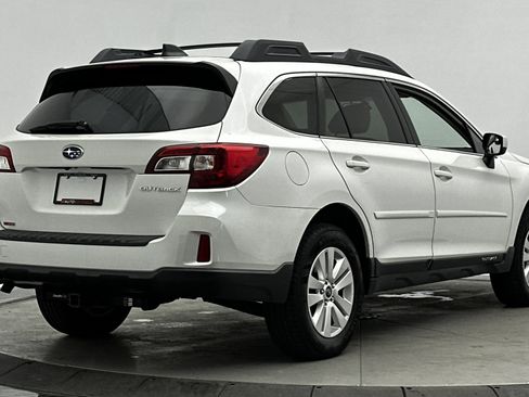 Used 2017 Subaru Outback 2.5i Premium image 7