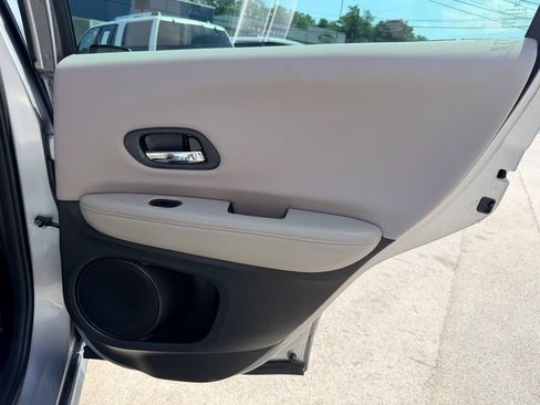 Used 2017 Honda HR-V LX image 24