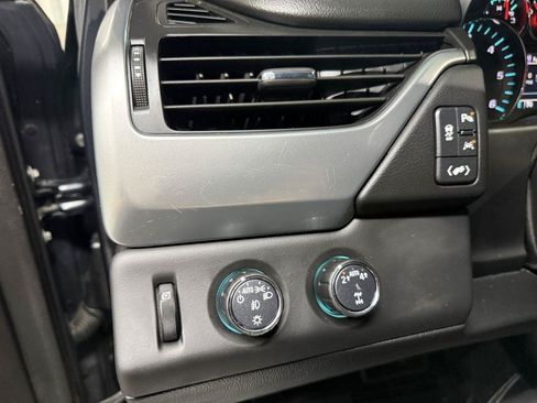 Used 2020 Chevrolet Suburban LT AWD/4WD image 18
