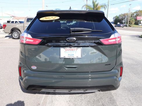 Used 2024 Ford Edge SE w/ Black Appearance Package image 10