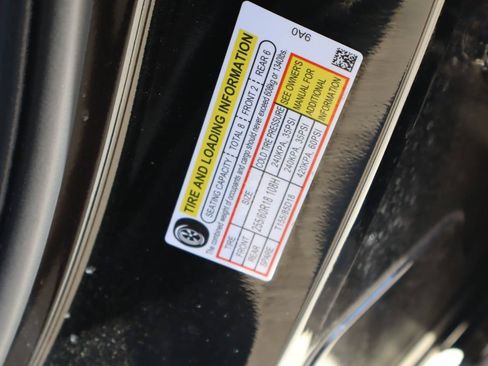 Used 2025 Honda Pilot EX-L image 31