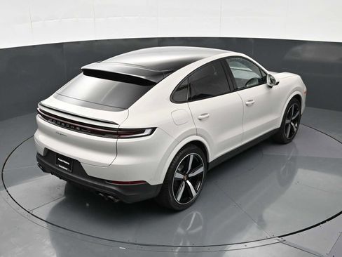 Certified 2026 Porsche Cayenne Coupe AWD/4WD image 35