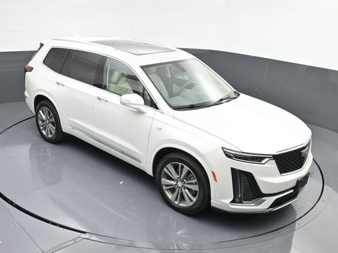 Used 2023 Cadillac XT6 Premium Luxury image 38