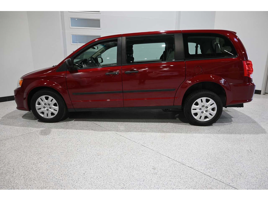 Used 2015 Dodge Grand Caravan American Value Package FWD image 9