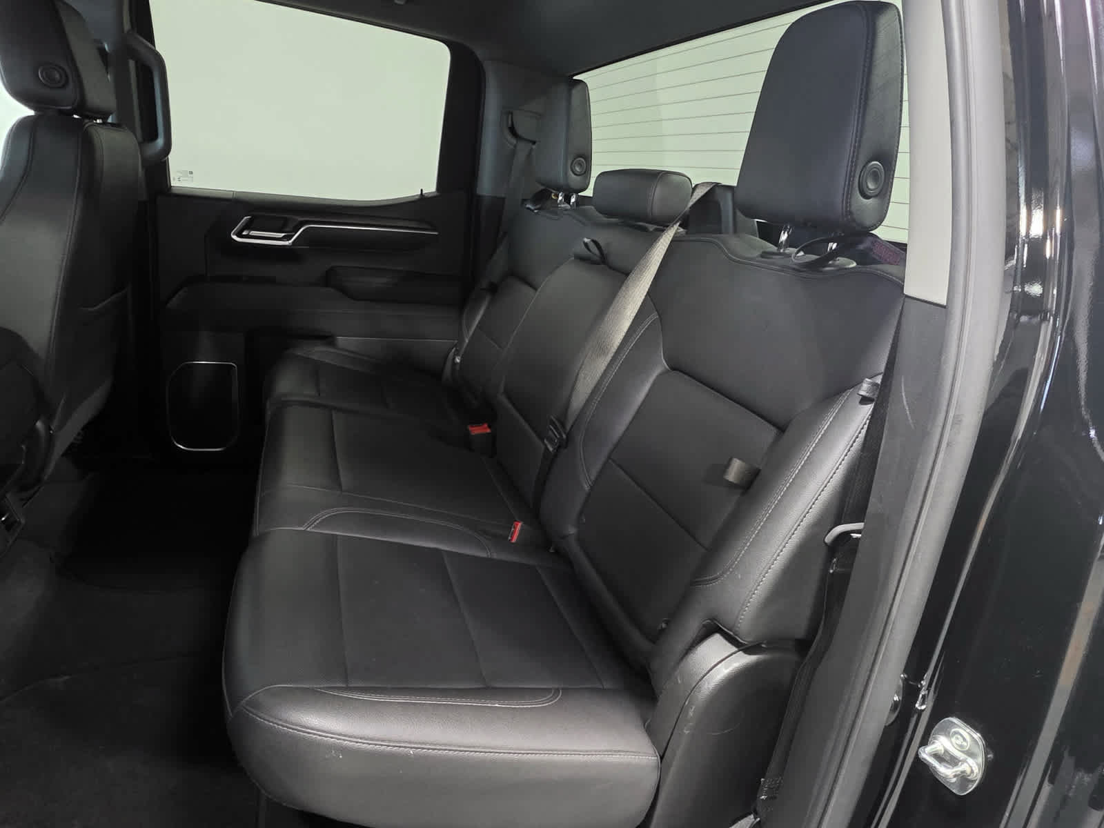 Used 2025 GMC Sierra 1500 SLT AWD/4WD image 15