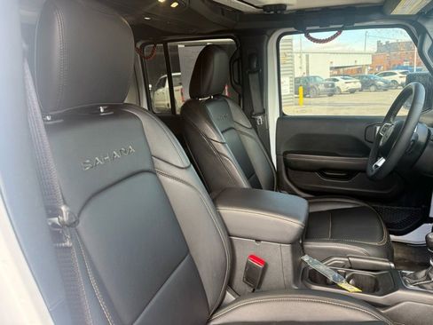 Used 2024 Jeep Wrangler Sahara w/ Technology Group image 10