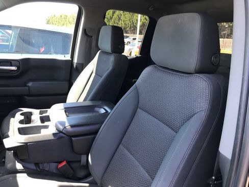 Used 2020 Chevrolet Silverado 1500 Custom w/ Custom Value Package AWD/4WD image 4