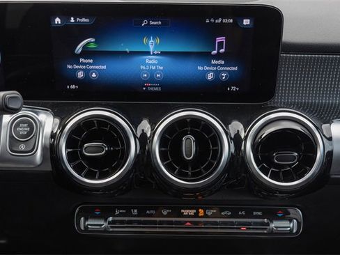 Used 2023 Mercedes-Benz GLB 250 4MATIC image 21