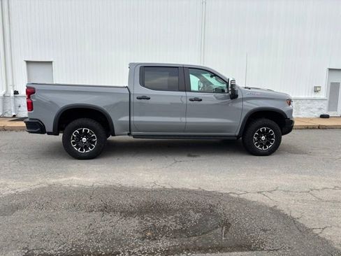 Used 2024 Chevrolet Silverado 1500 ZR2 image 15