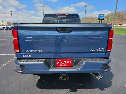 Used 2025 Chevrolet Silverado 2500 High Country image 4