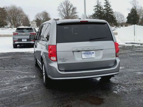 Used 2018 Dodge Grand Caravan SXT image 7