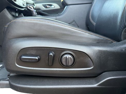 Used 2021 Chevrolet Traverse RS image 10