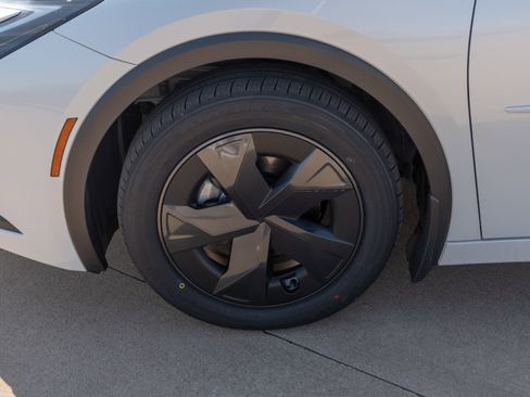 New 2026 Toyota Prius LE image 5