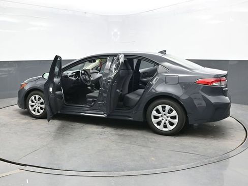 Used 2024 Toyota Corolla LE FWD image 40