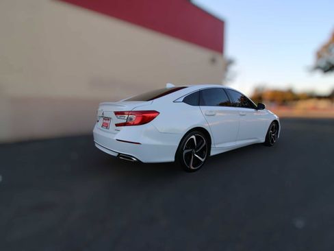 Used 2018 Honda Accord Sport image 11